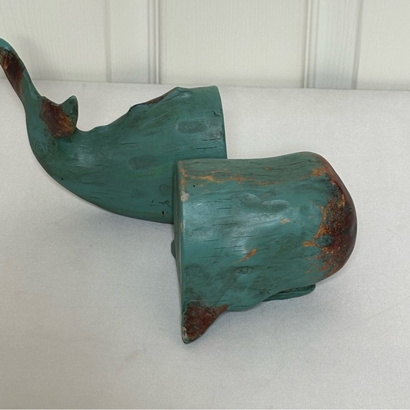 Resin Whale Bookends Blue Distressed Wood  Look Nautical Seaside Ocean life - Picture 3 of 7